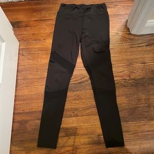 Black block yoga pants size small